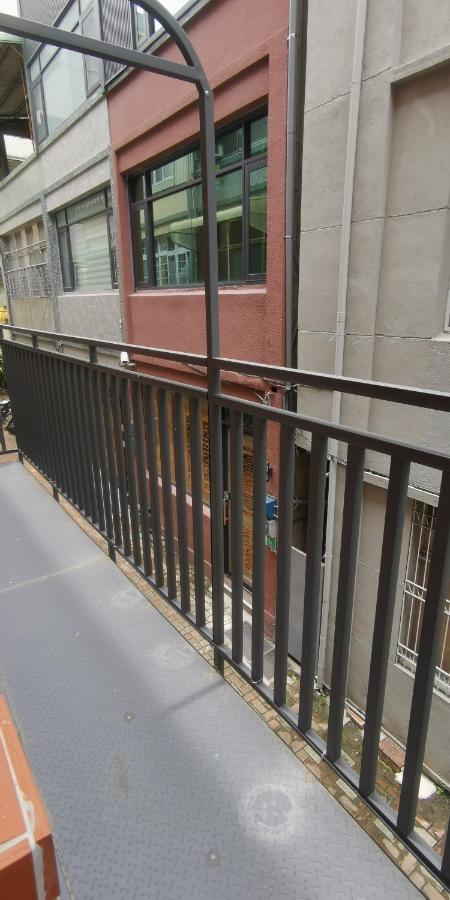 摩登旅宿 台南 エクステリア 写真
